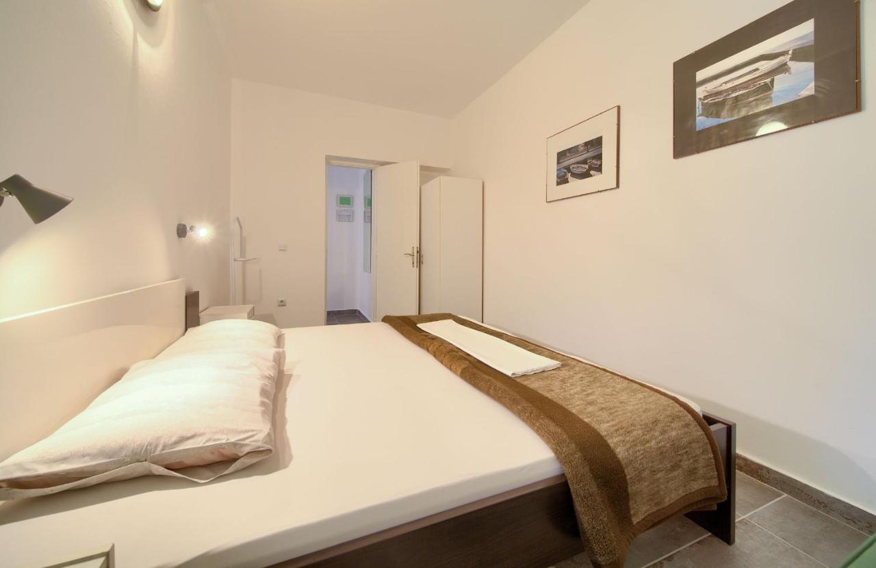 Apartments Dubravka Krk Town Dış mekan fotoğraf